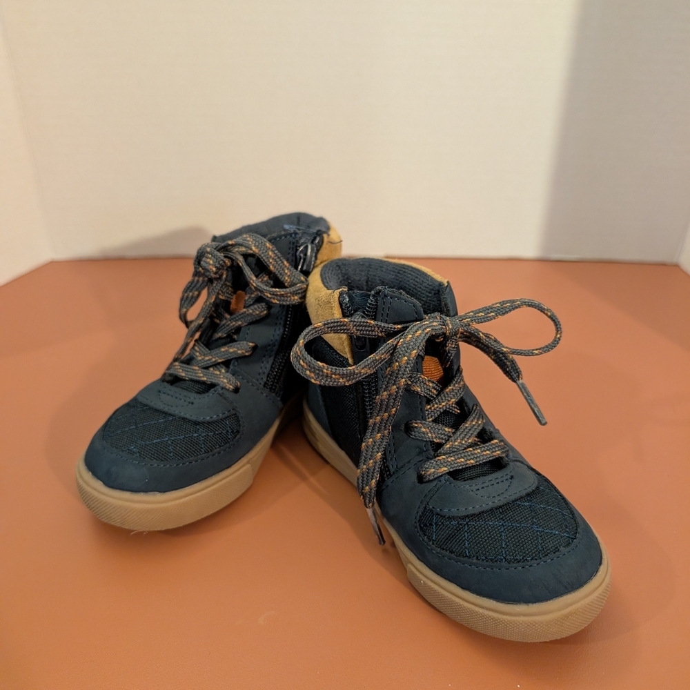 OshKosh B'gosh Navy Blue "FEONA" Toddler Boy Boots in Size 8